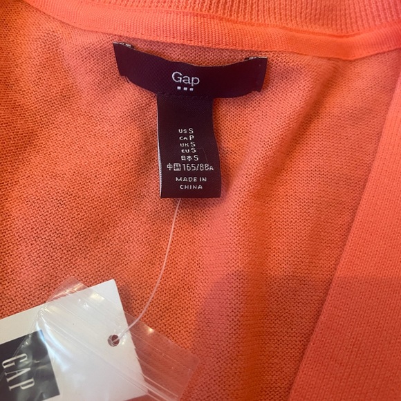 GAP Coral Button V Neck Cardigan - Picture 5 of 5